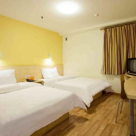 7Days Inn Dongguan Conference & Exhibition Center Quarto foto