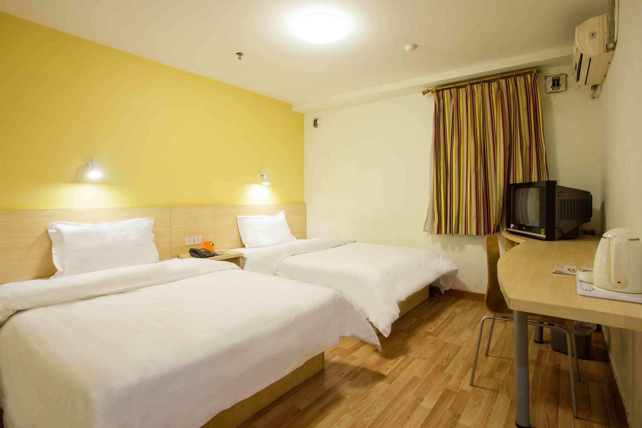7Days Inn Dongguan Conference & Exhibition Center Quarto foto