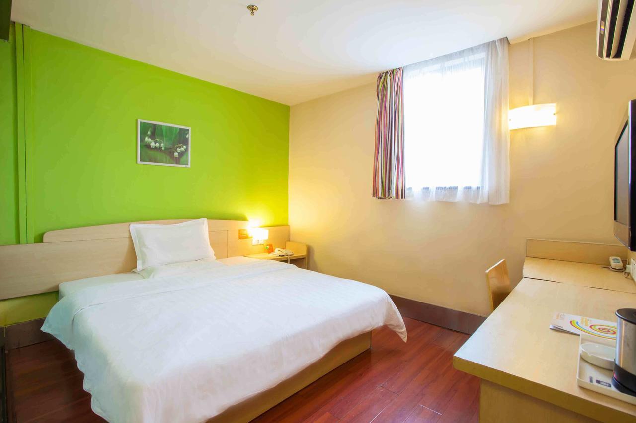 7Days Inn Dongguan Conference & Exhibition Center Quarto foto